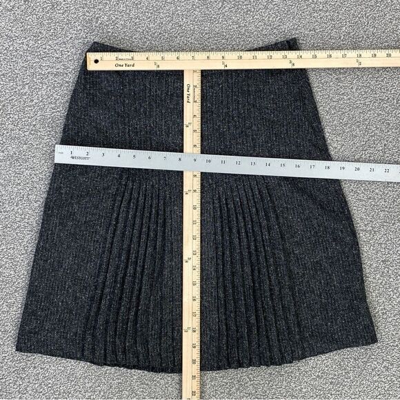 Halogen Speckled Tweed Pleated Skirt Black Gray 2 A Line Academia Knee Length - Picture 12 of 13